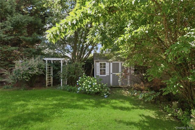 350 Columbus Avenue, West Babylon, NY 11704