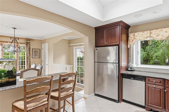 350 Columbus Avenue, West Babylon, NY 11704