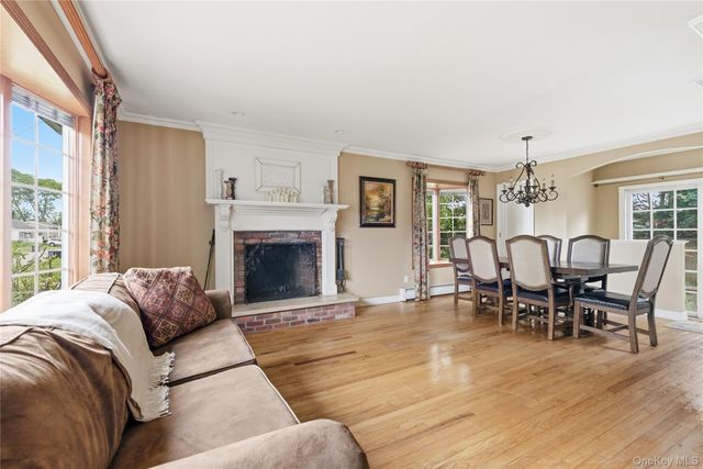 350 Columbus Avenue, West Babylon, NY 11704
