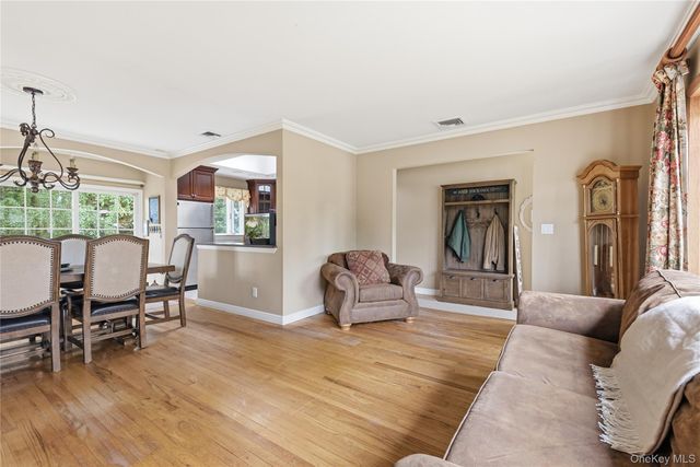 350 Columbus Avenue, West Babylon, NY 11704