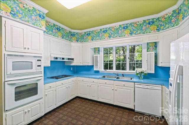 812 Ardsley Road, Charlotte, NC 28207