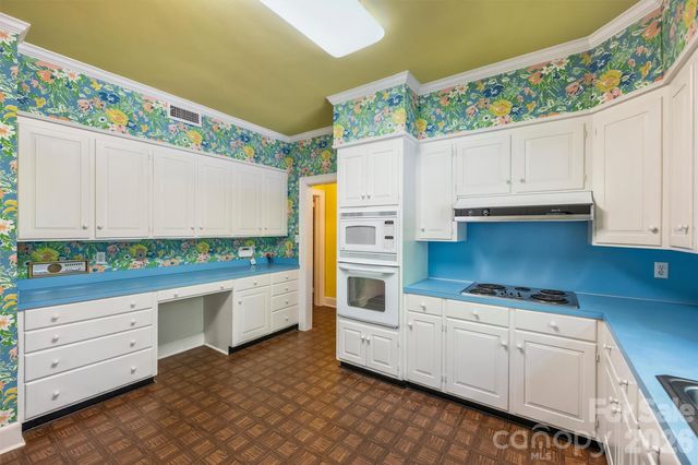 812 Ardsley Road, Charlotte, NC 28207