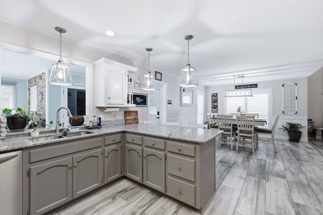 305 Chantilly Drive, Houma, LA 70360