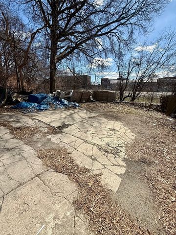 849-851 Worthington Street, Springfield, MA 01105