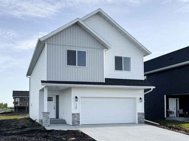 1105 Jill Drive W, West Fargo, ND 58078