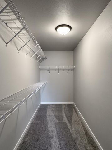 1105 Jill Drive W, West Fargo, ND 58078