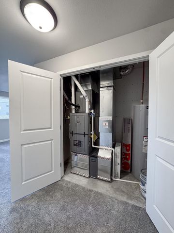 1105 Jill Drive W, West Fargo, ND 58078