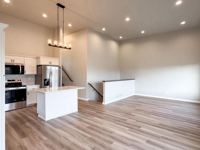 1105 Jill Drive W, West Fargo, ND 58078