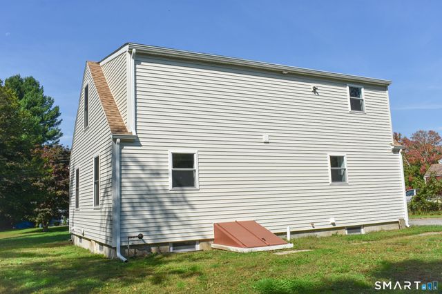 43 Hale Haven Court, Montville, CT 06382