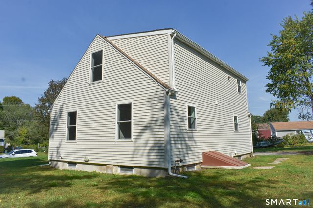 43 Hale Haven Court, Montville, CT 06382