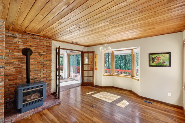 22910 N Perry Rd, Colbert, WA 99005