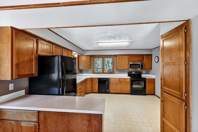 22910 N Perry Rd, Colbert, WA 99005