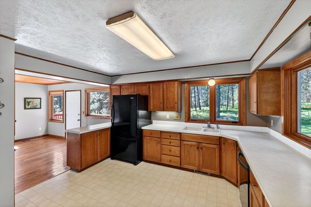 22910 N Perry Rd, Colbert, WA 99005