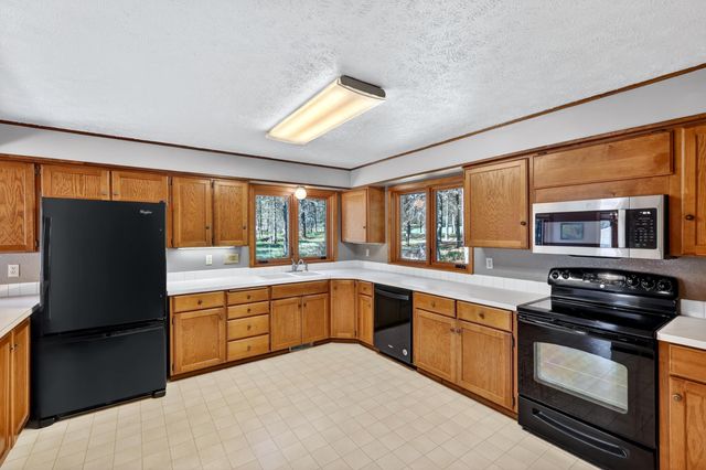 22910 N Perry Rd, Colbert, WA 99005