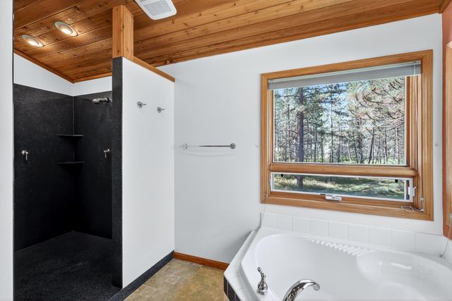 22910 N Perry Rd, Colbert, WA 99005