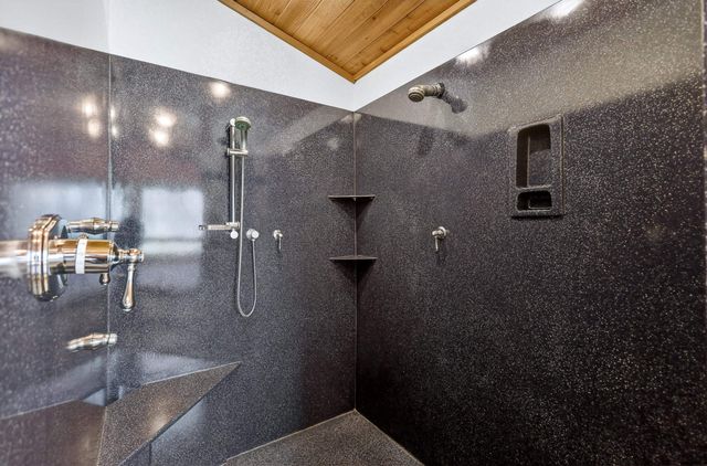 22910 N Perry Rd, Colbert, WA 99005