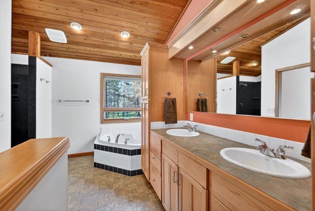 22910 N Perry Rd, Colbert, WA 99005