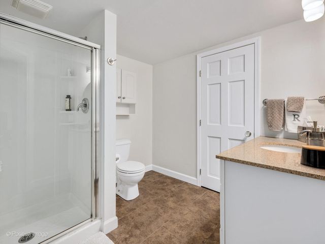 2S386 SENECA Drive, Wheaton, IL 60189