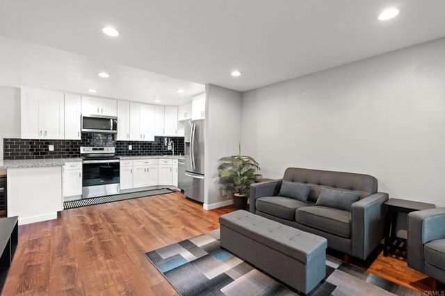 745 E Bradley Avenue 33, El Cajon, CA 92021