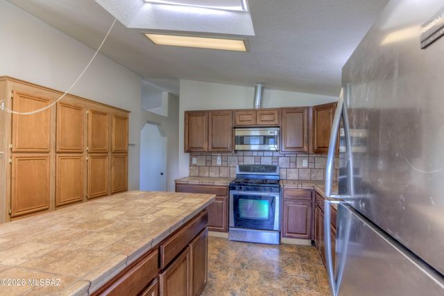 6425 S Speaks Trail, Tucson, AZ 85746