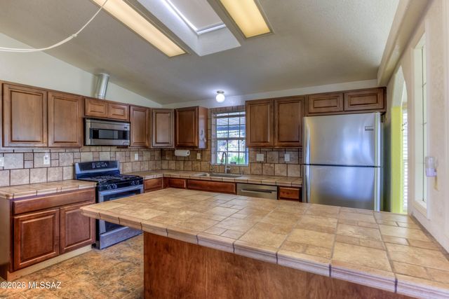 6425 S Speaks Trail, Tucson, AZ 85746