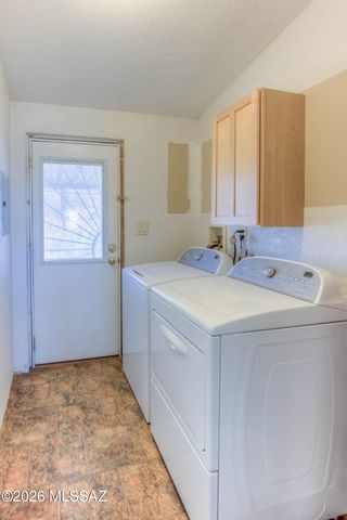 6425 S Speaks Trail, Tucson, AZ 85746