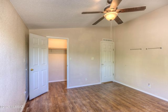 6425 S Speaks Trail, Tucson, AZ 85746