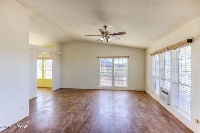 6425 S Speaks Trail, Tucson, AZ 85746