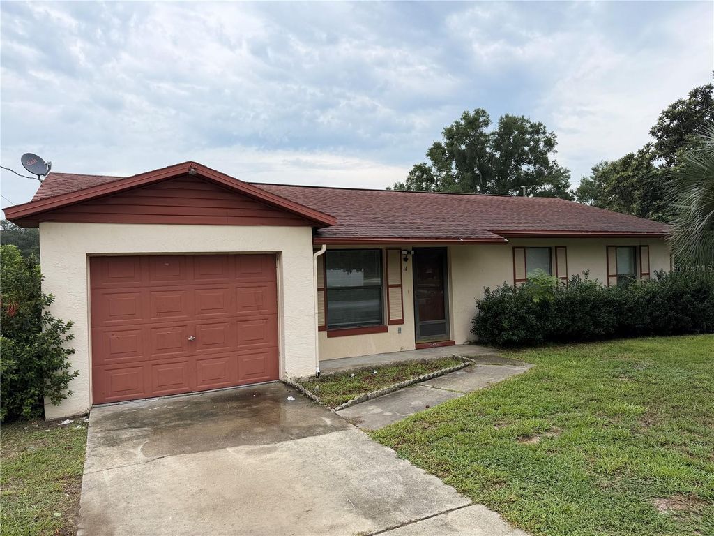 11 PINE CIRCLE LANE, Ocala, FL 34472