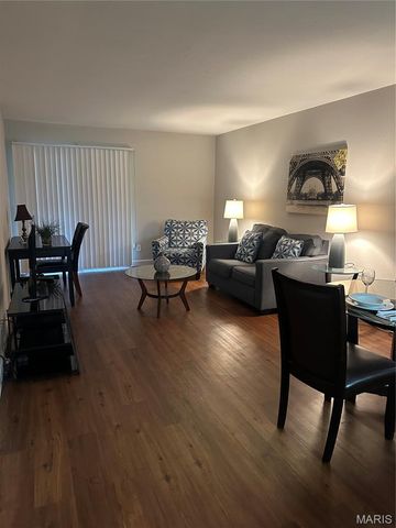 1953 Greenglen Drive 303, St Louis, MO 63122