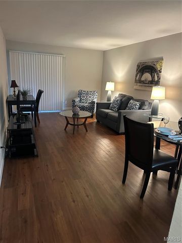 1953 Greenglen Drive 303, St Louis, MO 63122