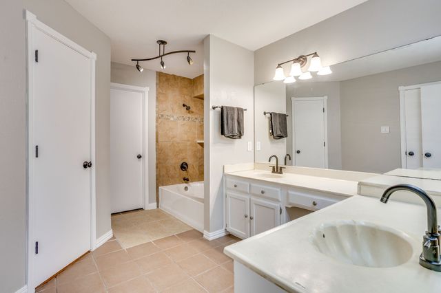 6604 Aztec Court, Lake Worth, TX 76135
