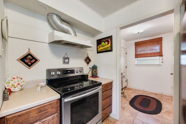 824 Batchler Road, Red Oak, TX 75154