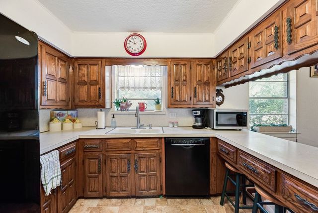 824 Batchler Road, Red Oak, TX 75154