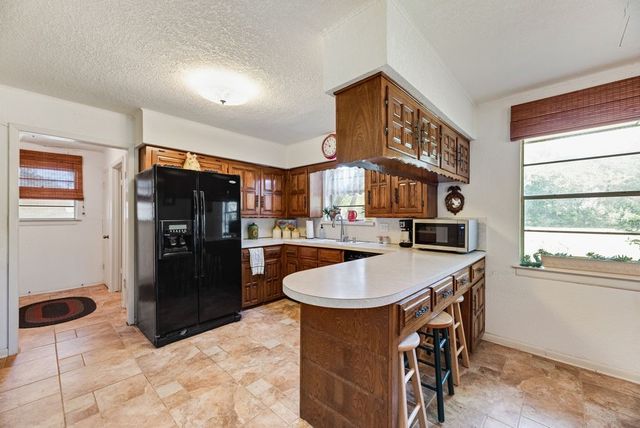 824 Batchler Road, Red Oak, TX 75154