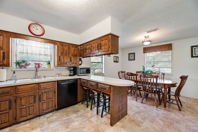 824 Batchler Road, Red Oak, TX 75154