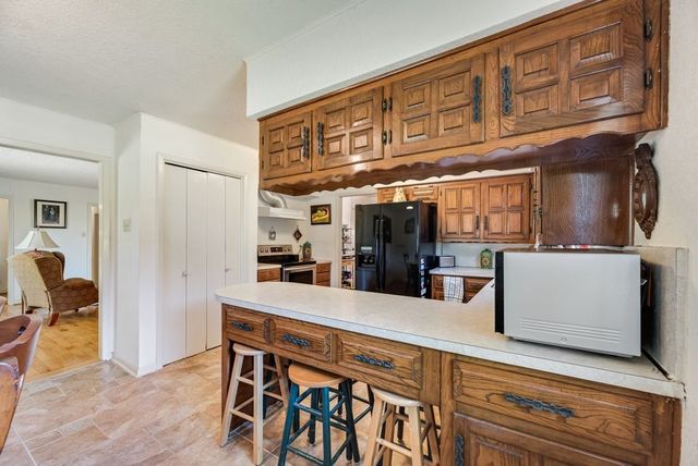 824 Batchler Road, Red Oak, TX 75154