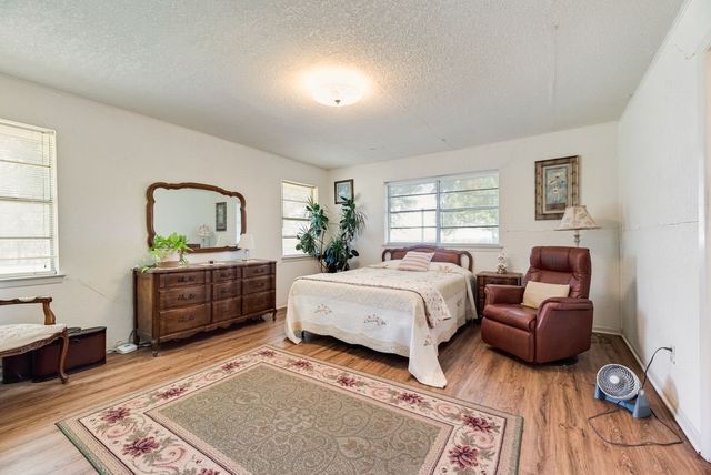 824 Batchler Road, Red Oak, TX 75154