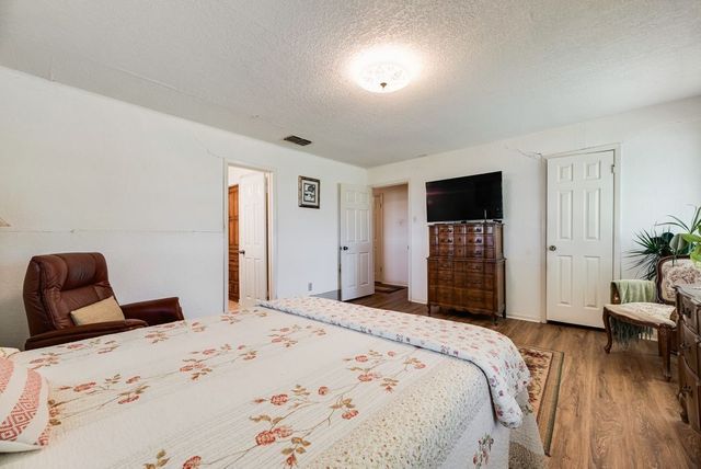 824 Batchler Road, Red Oak, TX 75154