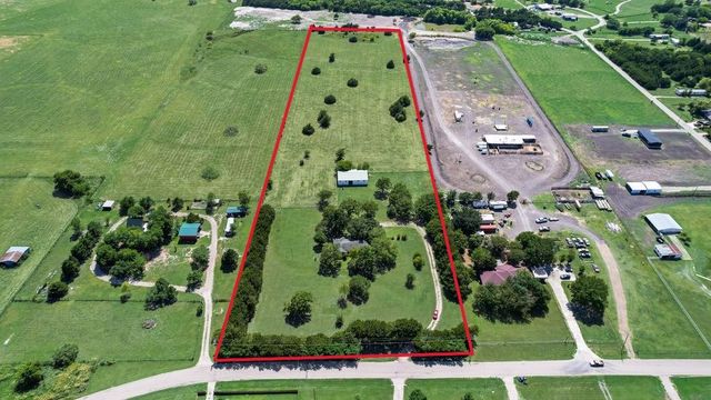 824 Batchler Road, Red Oak, TX 75154