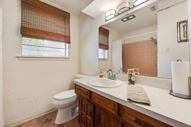 824 Batchler Road, Red Oak, TX 75154