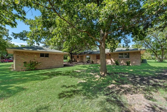 824 Batchler Road, Red Oak, TX 75154