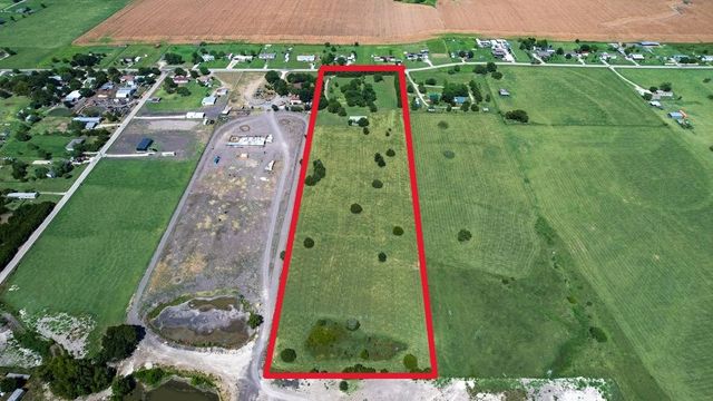 824 Batchler Road, Red Oak, TX 75154