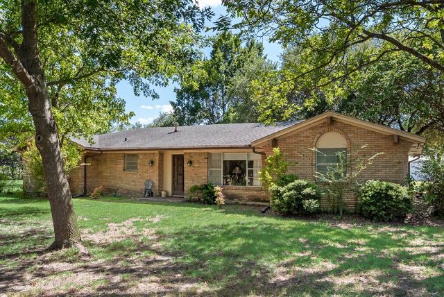 824 Batchler Road, Red Oak, TX 75154