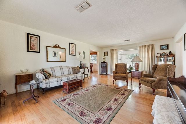 824 Batchler Road, Red Oak, TX 75154