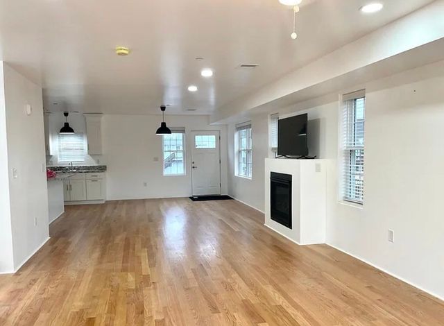 13 Water 2, Framingham, MA 01701