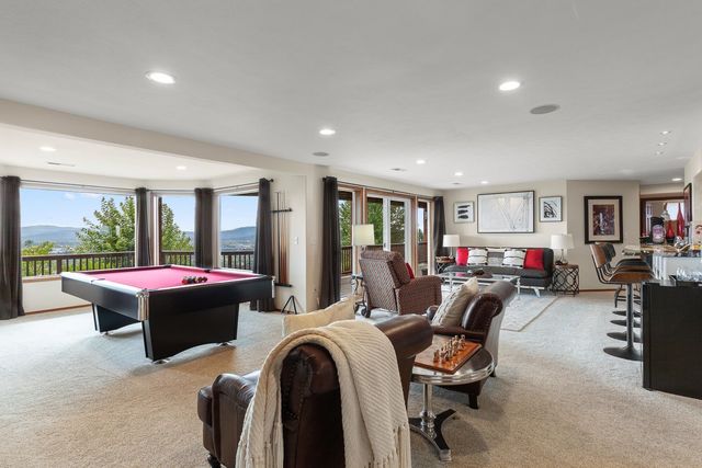 8622 E Woodland Park Dr, Spokane, WA 99217