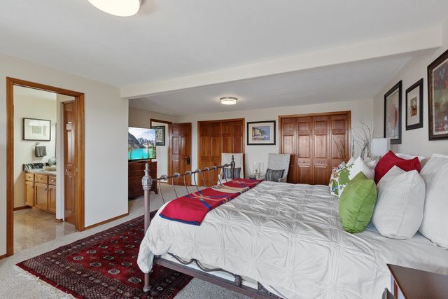 8622 E Woodland Park Dr, Spokane, WA 99217