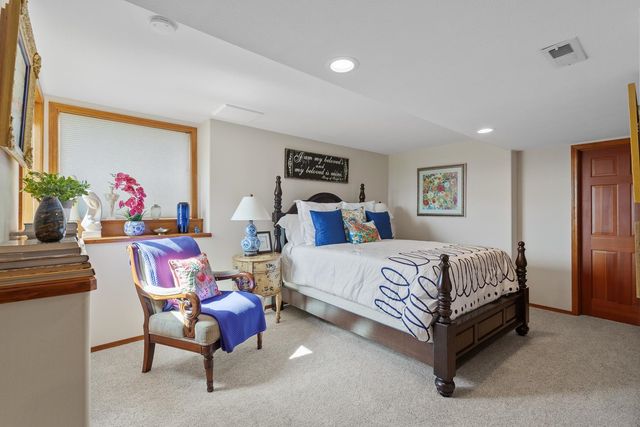 8622 E Woodland Park Dr, Spokane, WA 99217