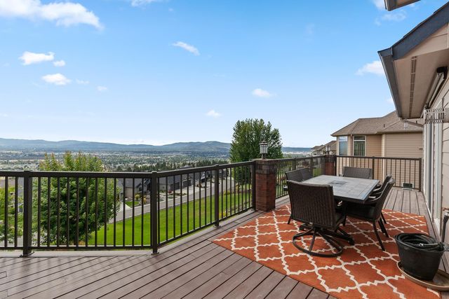 8622 E Woodland Park Dr, Spokane, WA 99217